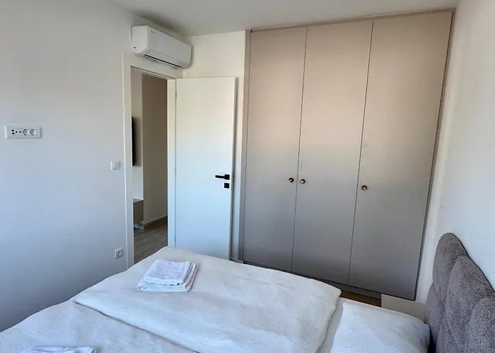 Nira Apartment