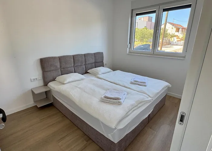 Apartment Nira